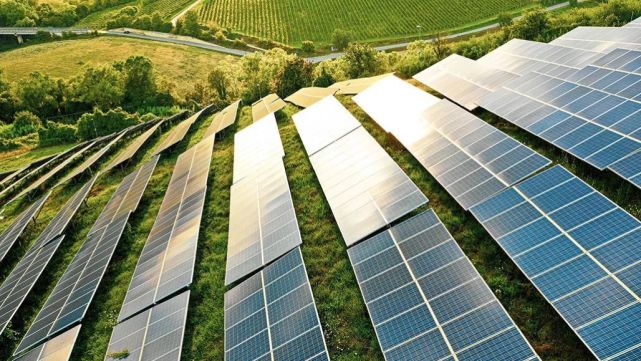 What are the advantages of solar photovoltaic power generation in environmental protection?