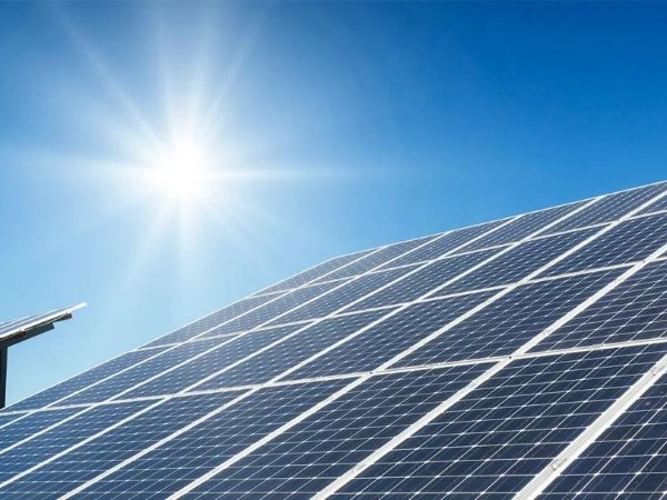 Neoen powers first 100MW of Queensland's 400MW solar project